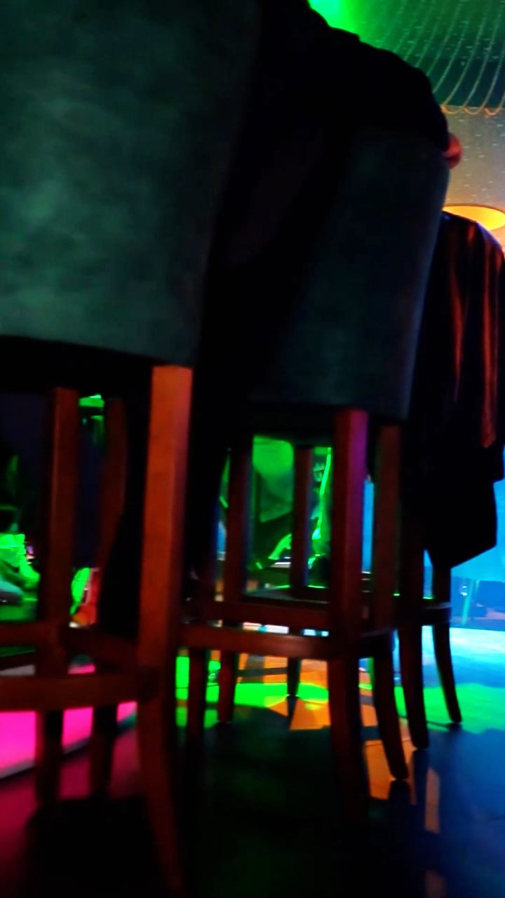 Lounge im Golden Club bei Nacht